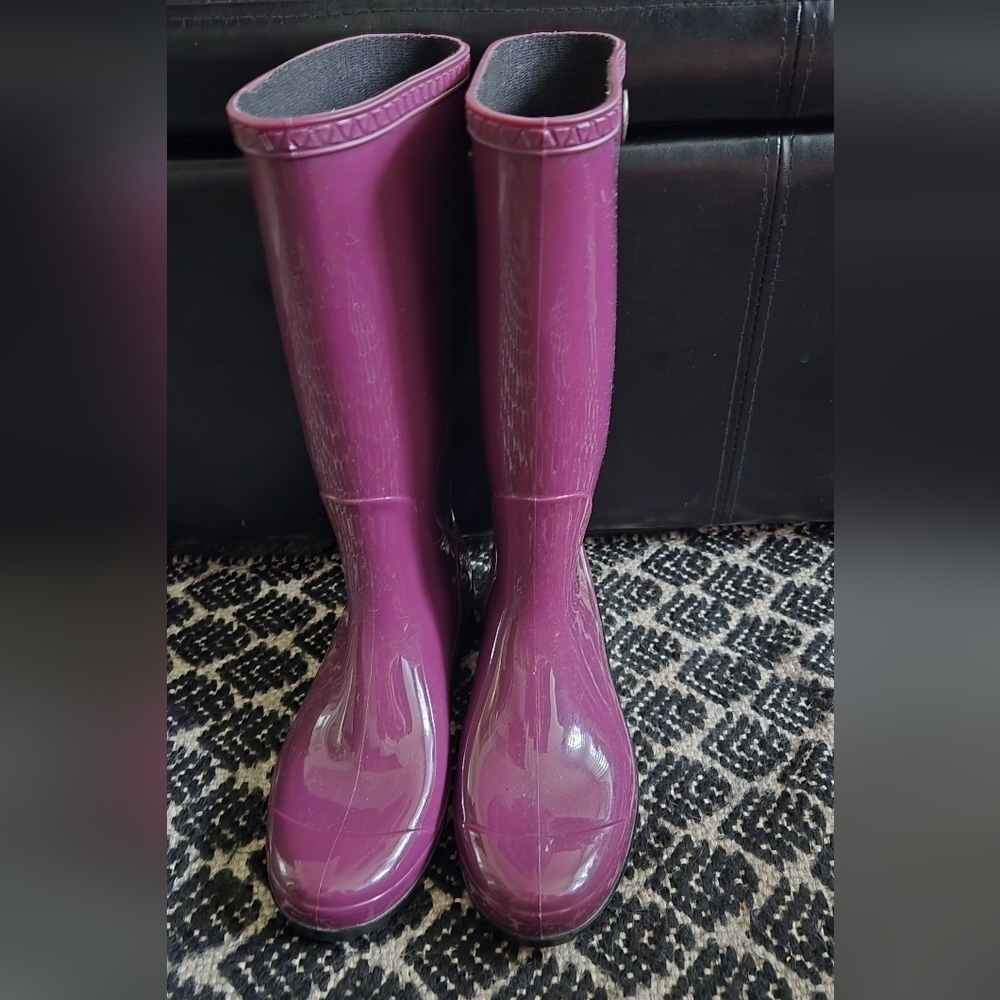 UGG Women's Shaye Rain Boot Maroon Burgundy Purple EUC Size 7 - Picture 7 of 9